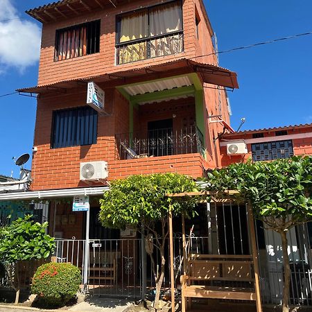 Mi Pueblo Natal Aptos Y Habitaciones Necocli Exterior photo